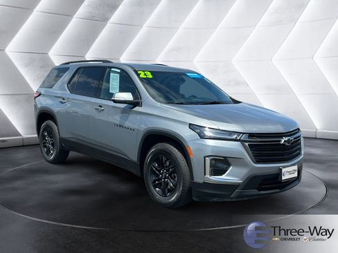 Certified 2023 Chevrolet Traverse LT FWD image 7