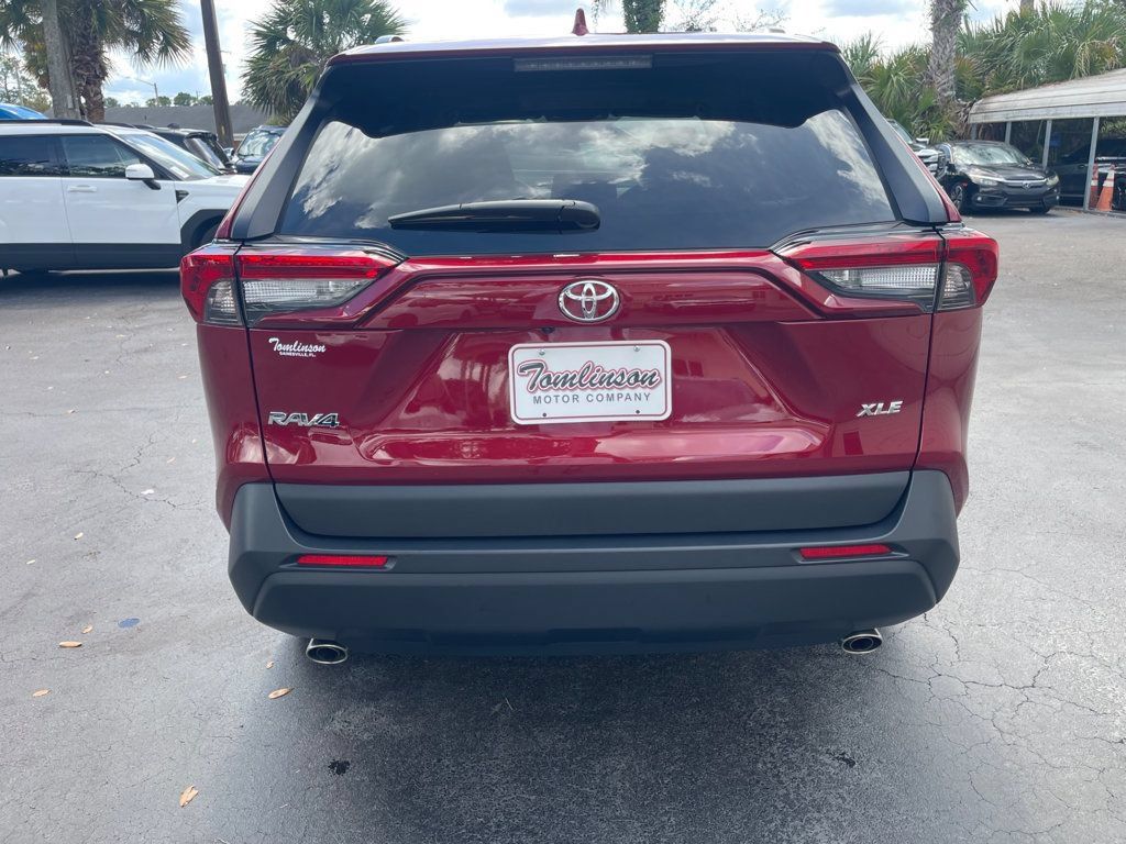 Used 2025 Toyota RAV4 XLE Premium FWD image 4