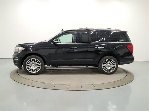 Used 2024 Ford Expedition Limited image 4