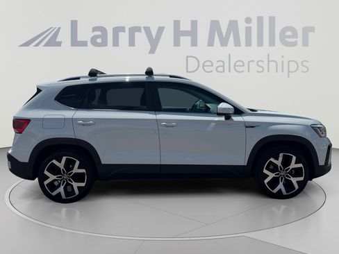 Used 2022 Volkswagen Taos SEL AWD/4WD image 6