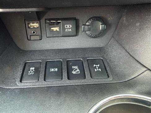 Used 2018 Toyota Highlander Limited Platinum AWD/4WD image 22