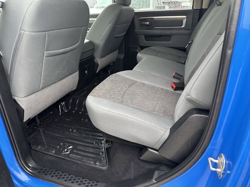 Used 2018 RAM 1500 SLT AWD/4WD image 10