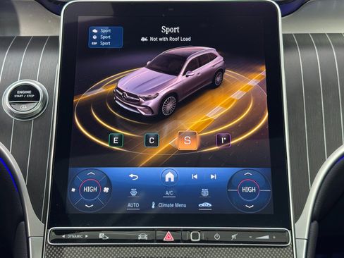 Used 2023 Mercedes-Benz GLC 300 w/ Exclusive Trim Package image 34