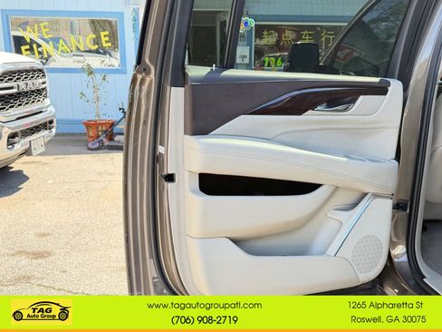 Used 2016 Cadillac Escalade ESV Premium RWD image 10