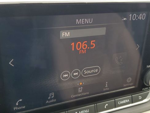 Used 2025 Nissan Rogue SV image 18