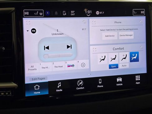 Used 2024 Chrysler Pacifica Touring-L image 30