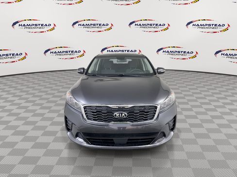 Used 2019 Kia Sorento LX image 3