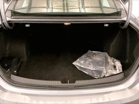 Used 2024 Chevrolet Malibu LT FWD image 34
