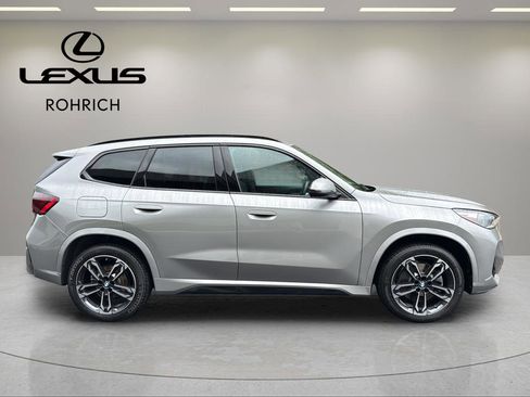 Used 2025 BMW X1 xDrive28i w/ M Sport Package AWD/4WD image 5