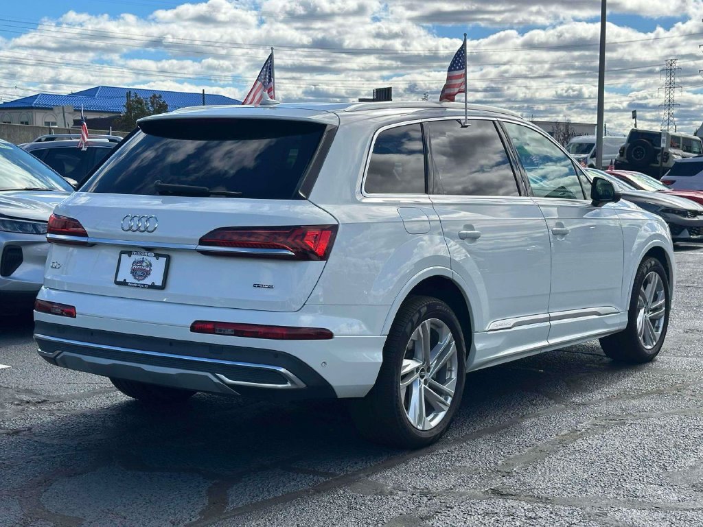 Used 2022 Audi Q7 3.0T Premium Plus w/ Premium Plus Package AWD/4WD image 5