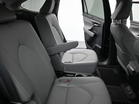 Used 2023 Toyota Highlander Limited AWD/4WD image 14
