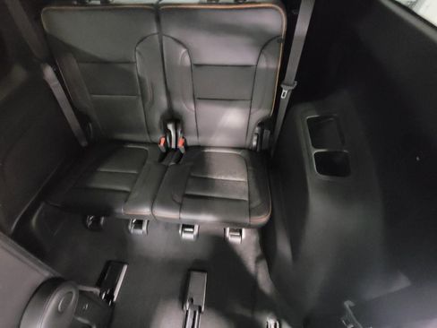 Used 2023 GMC Acadia AT4 image 25