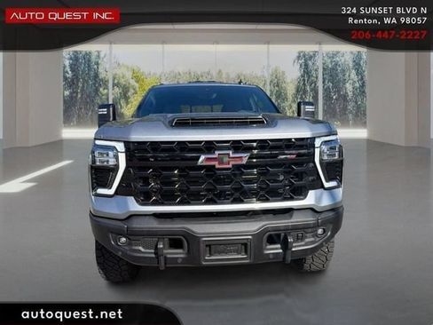 Used 2025 Chevrolet Silverado 2500 ZR2 w/ ZR2 Bison Edition AWD/4WD image 2