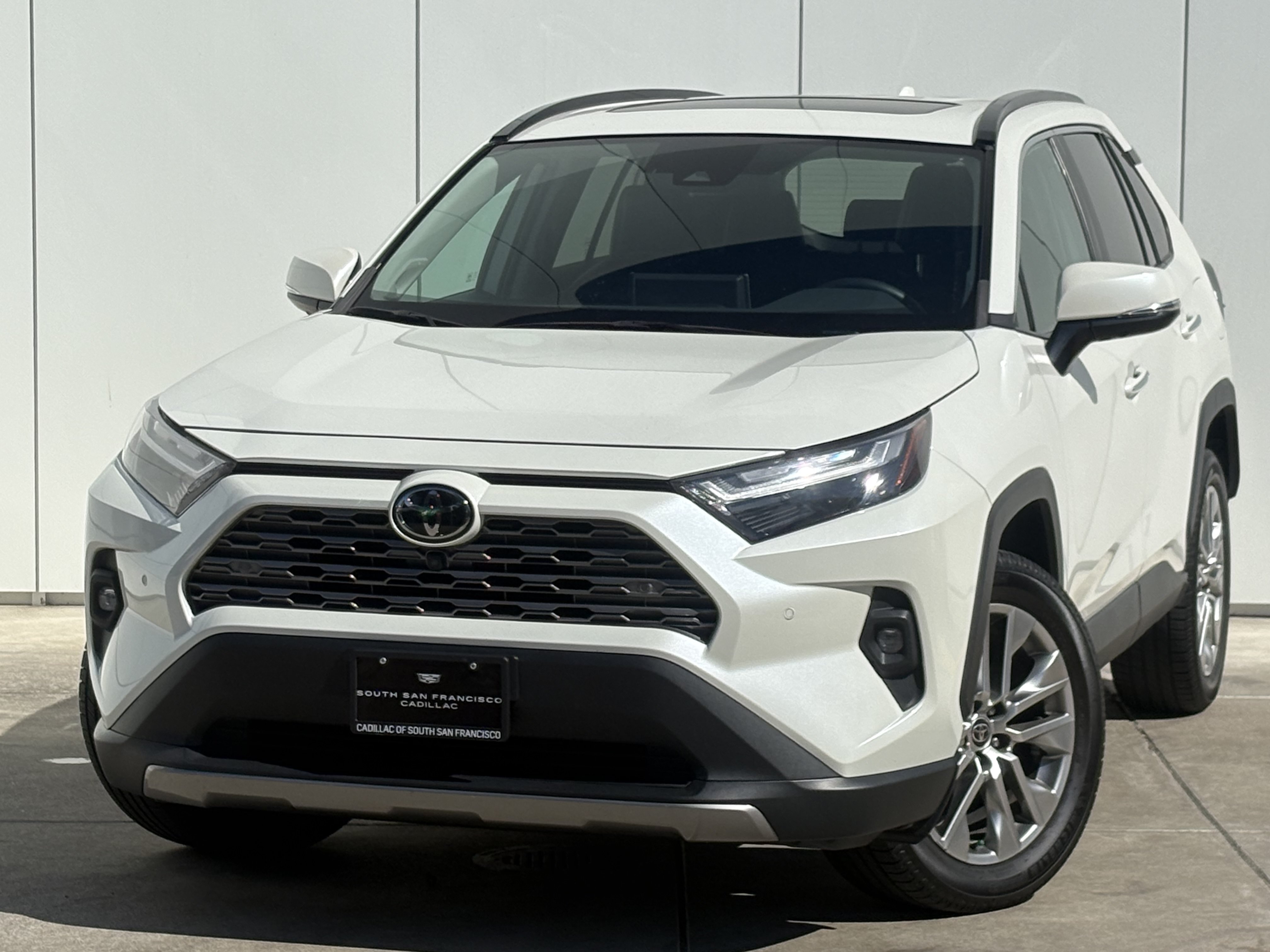 Used 2022 Toyota RAV4 Limited AWD/4WD image 1