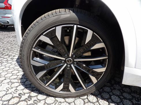 New 2026 Volvo XC90 T8 Ultra w/ Protection Package Premier AWD/4WD image 29