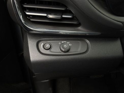 Used 2025 Buick Envista Preferred image 20