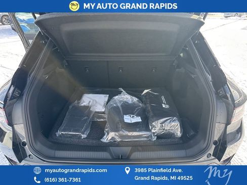 Used 2025 Volkswagen ID.4 Pro image 27