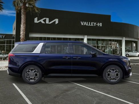 New 2026 Kia Carnival EX image 8