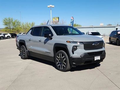 New 2026 Chevrolet Silverado EV W/T w/ LPO, Custom Package