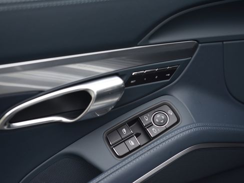 Certified 2025 Porsche 718 Cayman GTS RWD image 14