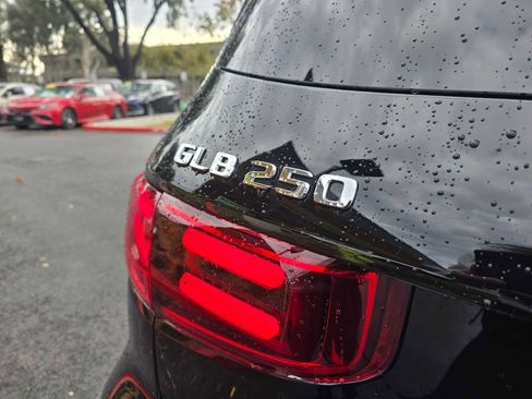 Used 2024 Mercedes-Benz GLB 250 GLB 250 image 16