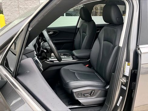 Used 2020 Audi Q7 3.0T Premium Plus w/ Premium Plus Package AWD/4WD image 8