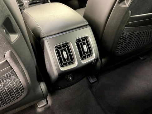 Used 2024 Kia Sorento S w/ Panoramic Sunroof Package FWD image 10