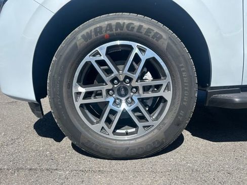 New 2026 Ford Expedition Active image 27