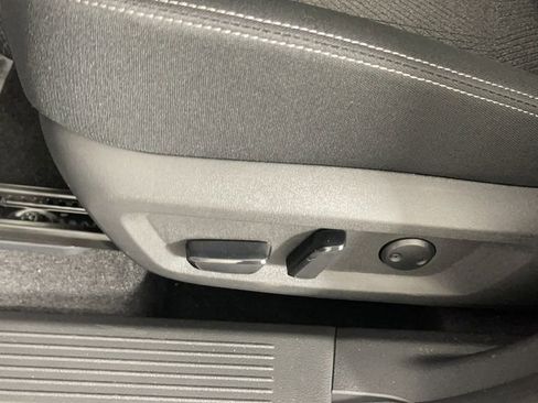 New 2025 Nissan Rogue SV image 30