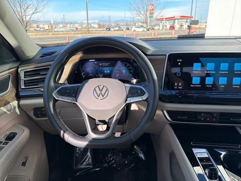 Certified 2025 Volkswagen Atlas SE image 15