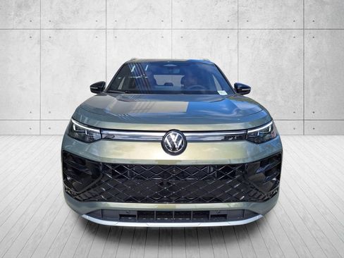 New 2026 Volkswagen Tiguan SEL R-Line AWD/4WD image 8