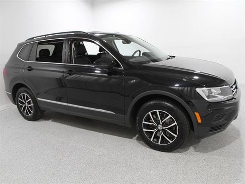 Certified 2021 Volkswagen Tiguan SE image 1