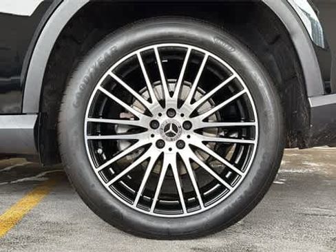 Certified 2025 Mercedes-Benz GLC 300 4MATIC image 20