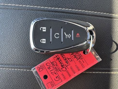 Used 2023 Chevrolet Traverse LT w/ LT Premium Package image 41