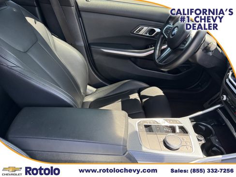 Used 2023 BMW 330i Sedan w/ M Sport Package RWD image 8