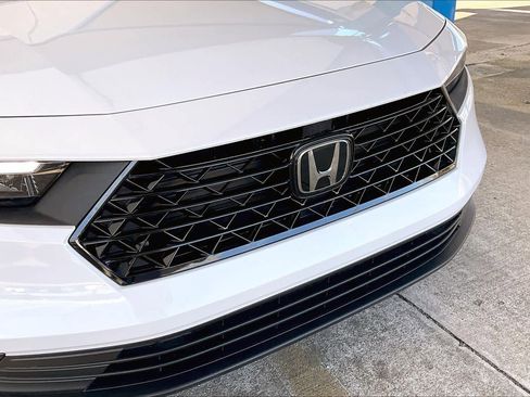 Certified 2025 Honda Accord SE image 29