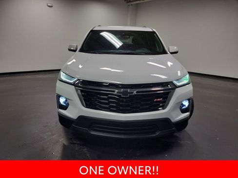 Used 2023 Chevrolet Traverse RS image 3