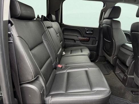 Used 2015 GMC Sierra 2500 SLT w/ Suspension Package, Off-Road image 15