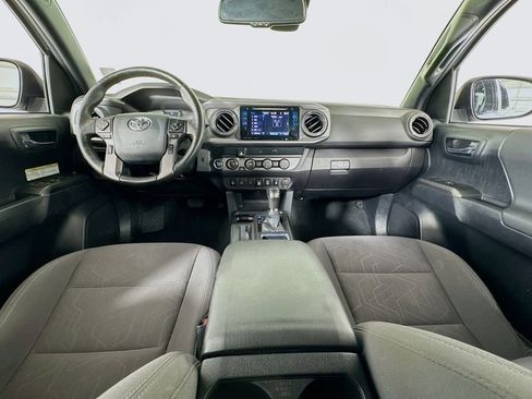 Used 2019 Toyota Tacoma TRD Off-Road w/ Technology Package image 25