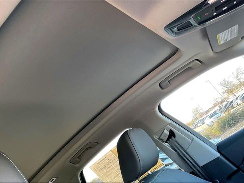 Used 2025 Audi Q5 Premium w/ Convenience Package image 13