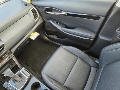 Certified 2025 Kia Seltos EX image 14