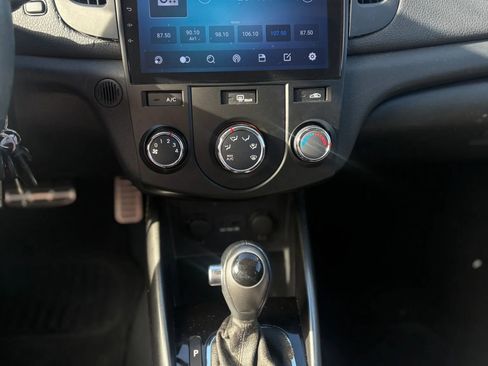 Used 2011 Kia Forte SX image 12