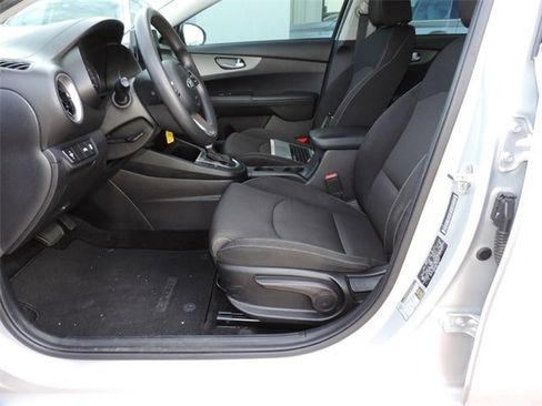 Used 2021 Kia Forte LXS image 12