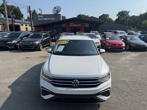 Used 2023 Volkswagen Tiguan SE AWD/4WD image 10