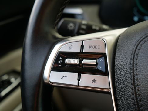 Certified 2024 Kia Telluride EX w/ EX Captain's Chair Package AWD/4WD image 28