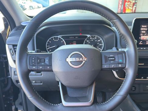 Used 2025 Nissan Rogue SV FWD image 20