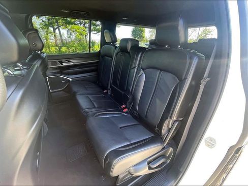 Used 2024 Jeep Wagoneer Series II w/ Flexible Seating Group AWD/4WD image 25