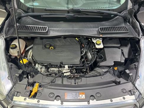 Used 2017 Ford Escape SE AWD/4WD image 6