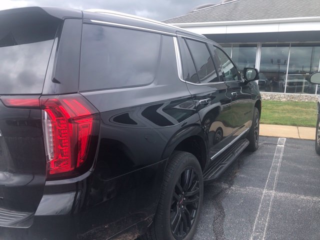 Certified 2024 GMC Yukon SLT w/ SLT Luxury Package AWD/4WD image 5