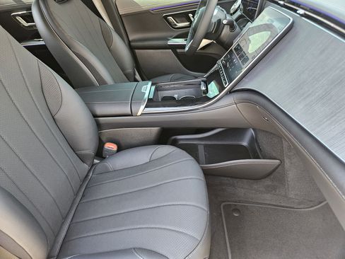 New 2026 Mercedes-Benz EQE 320 4MATIC SUV image 14